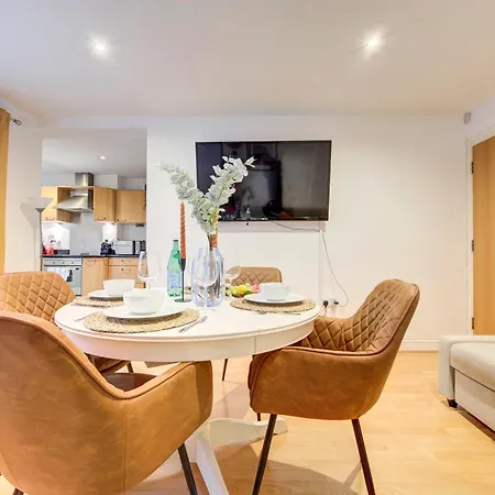 East London Tower Bridge Apartment